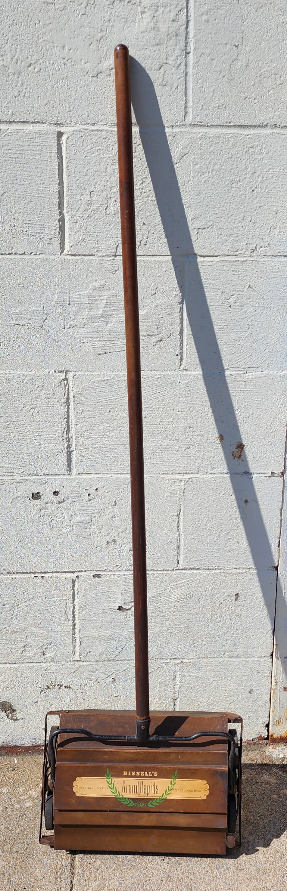 Sweeper Lo Antique Bissell Grand Rapids Hi-Lo Ball bearing wood floor sweeper ...